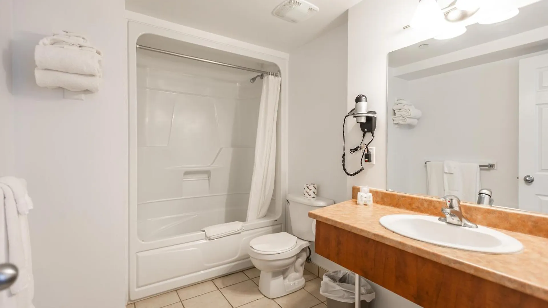 Hotel Les Suites Labelle Montréal Kanada