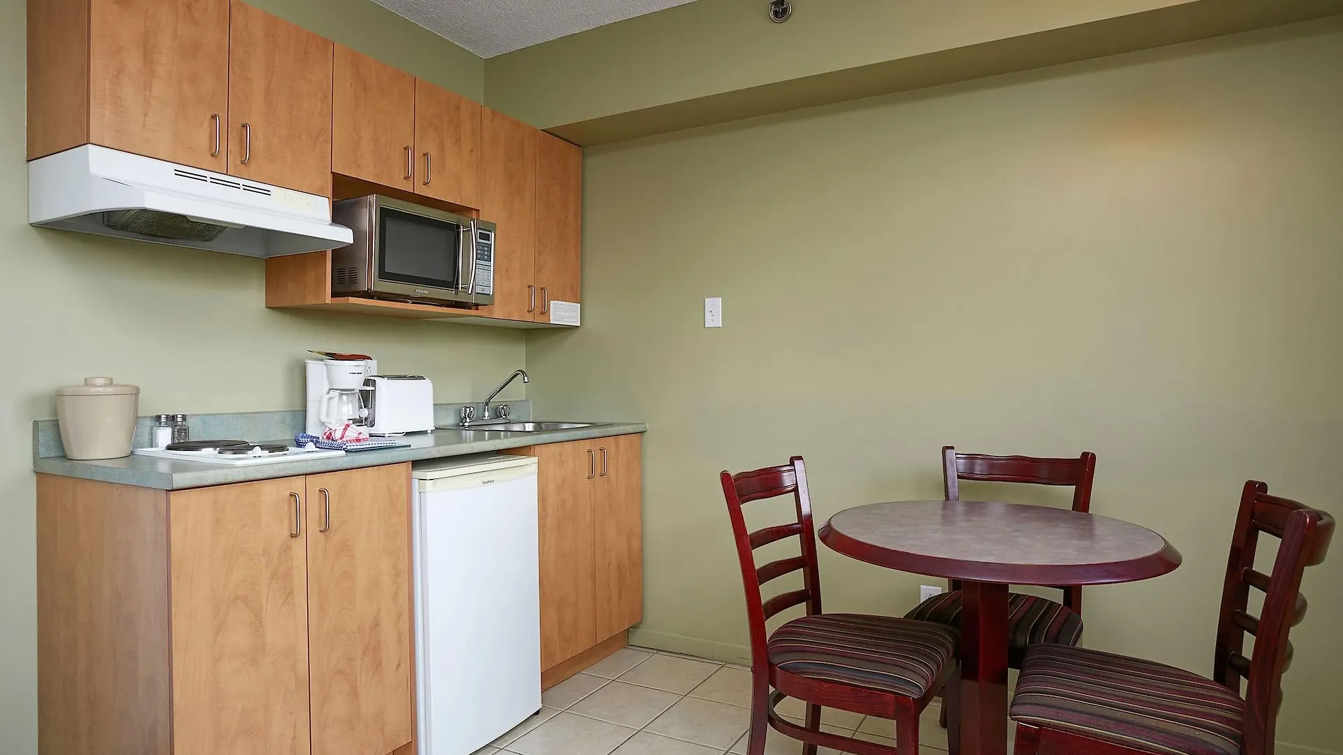 Hotel Les Suites Labelle Montreal