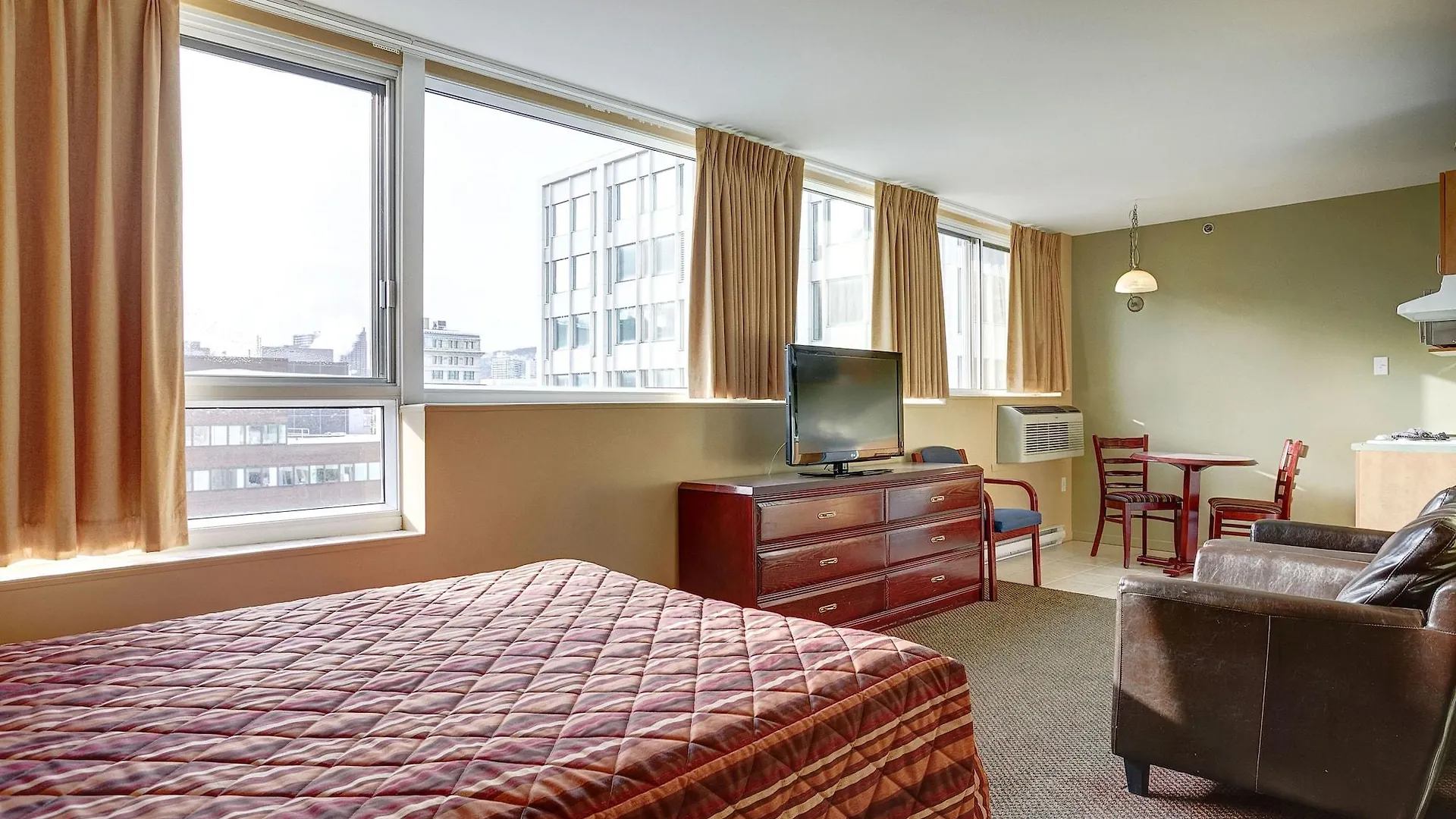 Hotel Les Suites Labelle Montreal 3*,  Canada