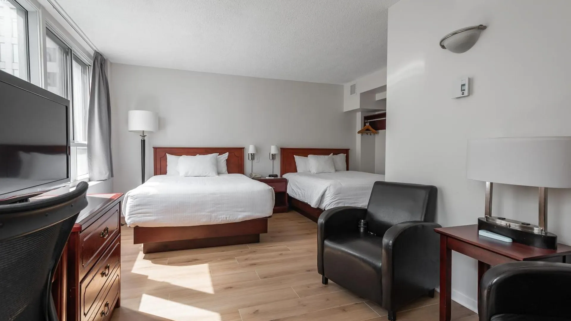 Hotel Les Suites Labelle Montreal
