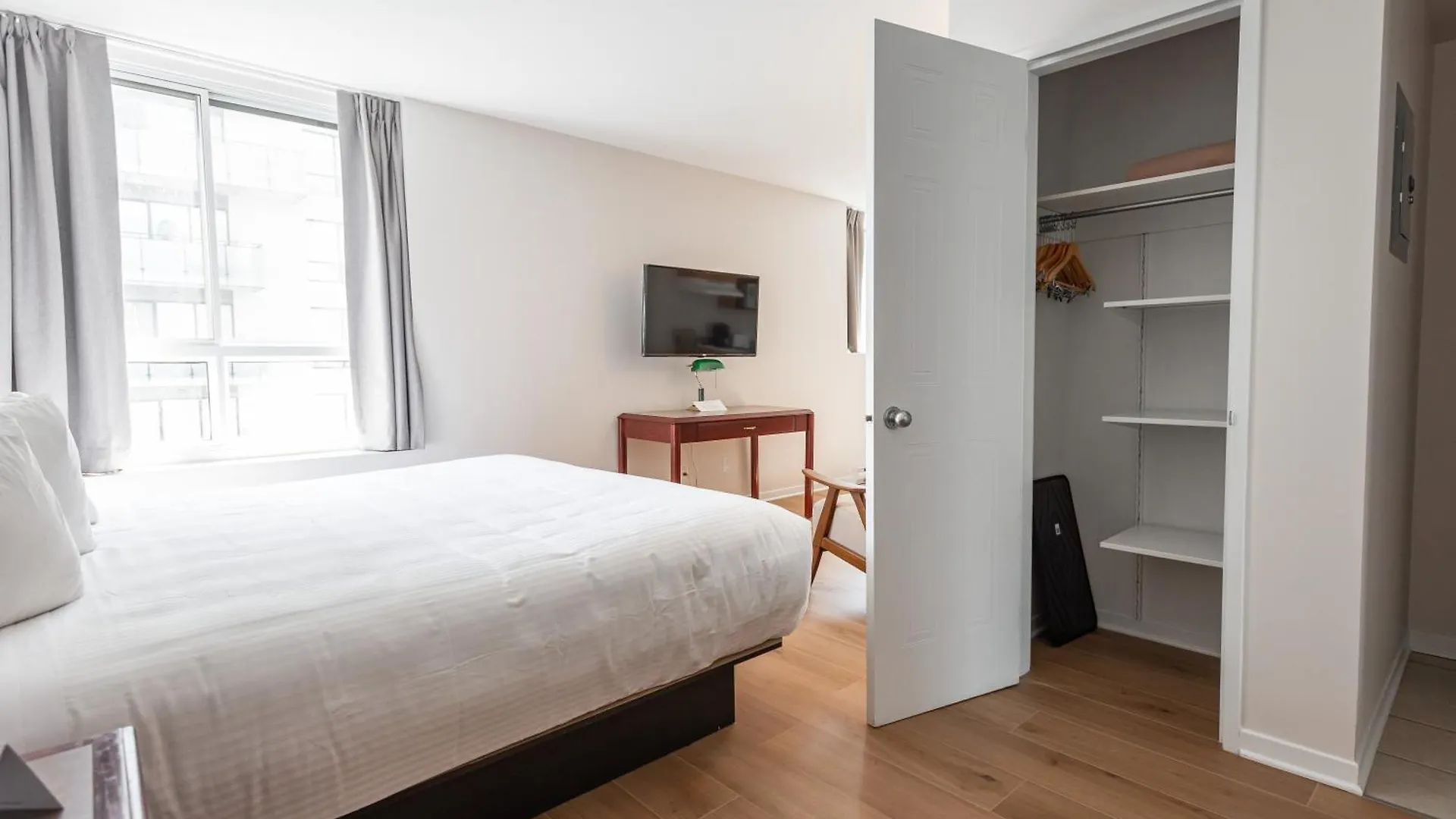 Hotel Les Suites Labelle Montreal Canada